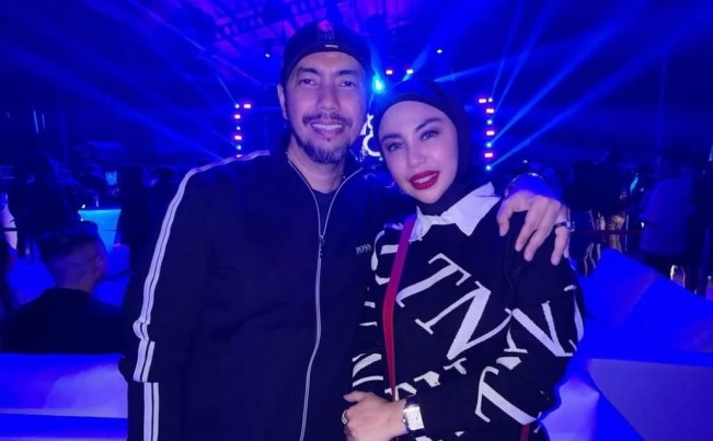 Sunan Kalijaga foto bersama iistrinya. [Instagram]
